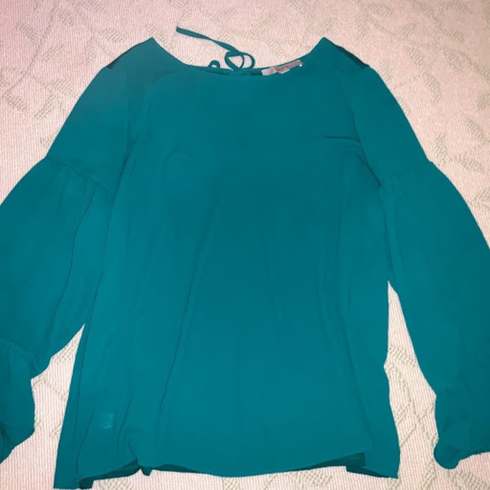 LOFT Green Swing Top with Peplum Sleeves